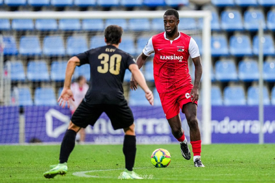 头角的年轻 头角的年轻